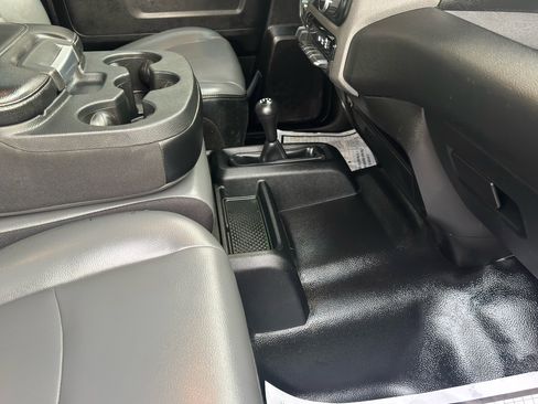 Used 2022 RAM 2500 Tradesman w/ Chrome Appearance Group image 37