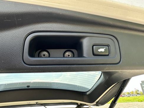 Used 2017 Honda Pilot Elite image 12