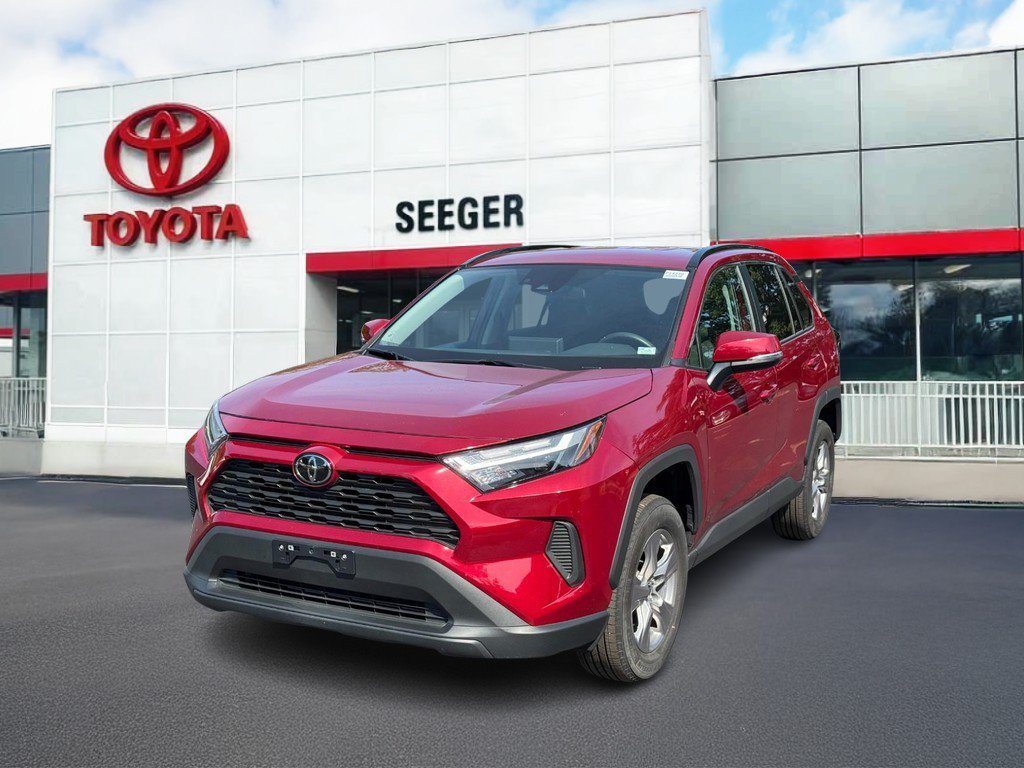 Used 2025 Toyota RAV4 XLE FWD image 11