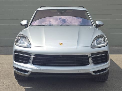 Certified 2023 Porsche Cayenne AWD/4WD image 13