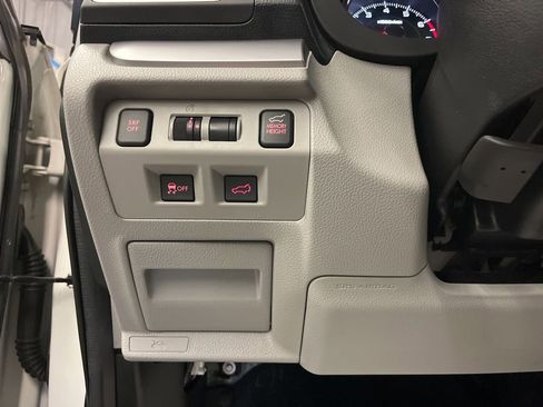 Used 2016 Subaru Forester 2.5i Touring w/ Eyesight & Navigation System image 13
