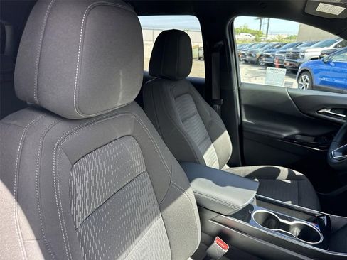 Used 2025 Chevrolet Equinox LT FWD image 25