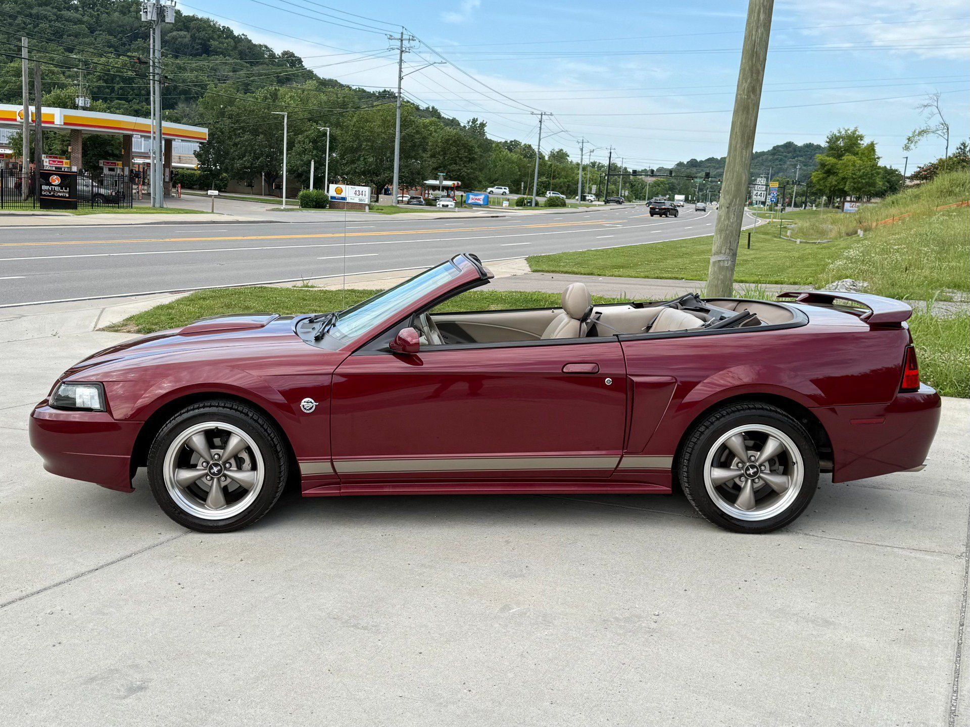 Used 2004 Ford Mustang GT RWD image 8