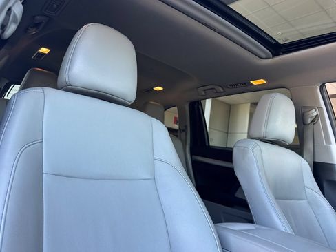 Used 2016 Toyota Highlander XLE FWD image 21