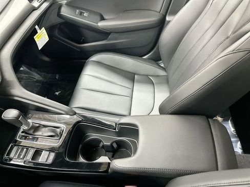 Used 2025 Acura Integra FWD image 23