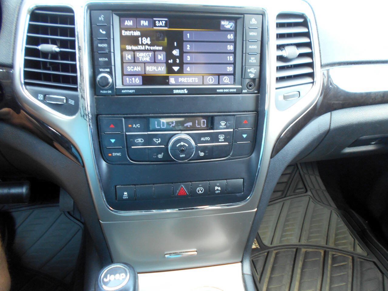 Used 2013 Jeep Grand Cherokee Laredo AWD/4WD image 14
