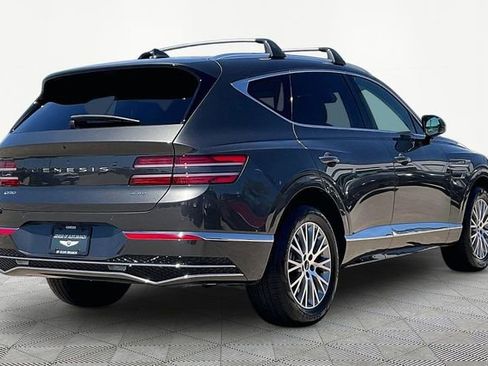 Certified 2025 Genesis GV80 2.5T Standard AWD/4WD image 12