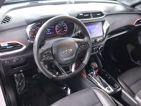 Used 2021 Chevrolet TrailBlazer RS w/ Sun and Liftgate Package AWD/4WD image 9