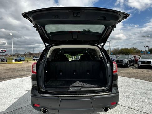 Certified 2025 Subaru Ascent Bronze Edition w/ Popular Package #2 image 9