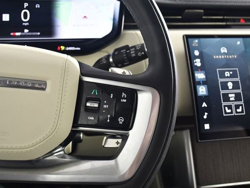 Used 2025 Land Rover Range Rover Long Wheelbase SE image 29