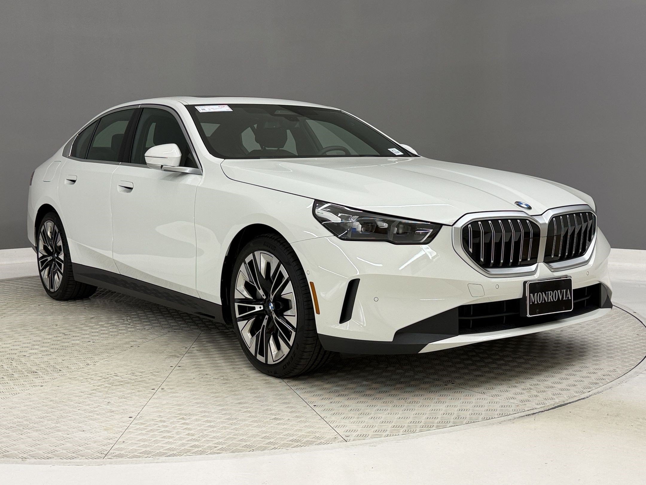 Used 2026 BMW 530i RWD image 7