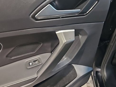 Used 2024 Volkswagen Tiguan SEL R-Line image 22