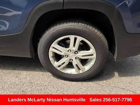Used 2024 GMC Terrain SLE AWD/4WD image 12