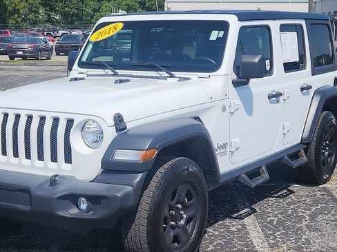 Used 2018 Jeep Wrangler Unlimited Sport AWD/4WD image 3