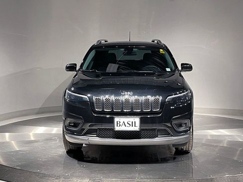 Used 2019 Jeep Cherokee Latitude w/ Popular Appearance Group image 9