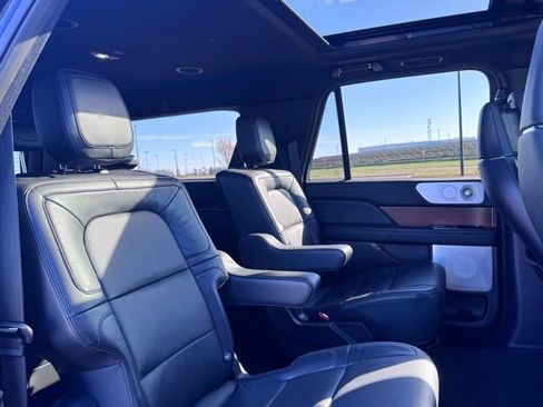 Used 2024 Lincoln Navigator L Reserve image 25
