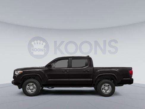 Used 2019 Toyota Tacoma TRD Off-Road image 4