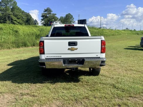 Used 2017 Chevrolet Silverado 1500 LT w/ LT Convenience Package AWD/4WD image 4