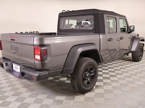 Used 2024 Jeep Gladiator Sport image 19