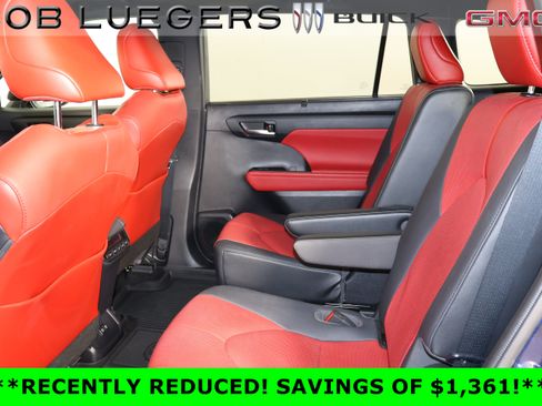 Used 2021 Toyota Highlander XSE AWD/4WD image 12