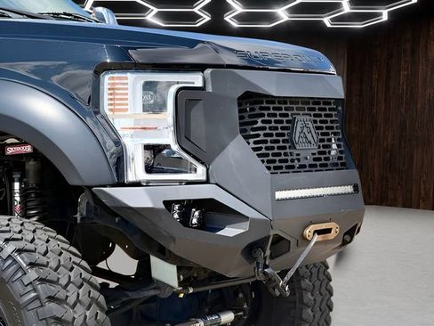 Used 2022 Ford F350 Platinum w/ Tremor Off-Road Package AWD/4WD image 8