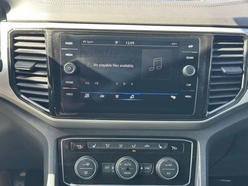 Used 2023 Volkswagen Atlas Cross Sport SE image 19