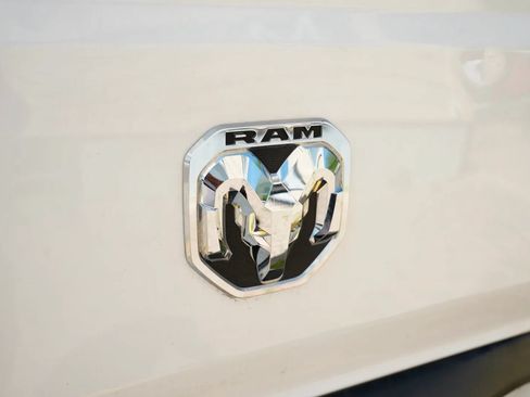 Used 2025 RAM ProMaster 2500 w/ Convenience Group FWD image 12