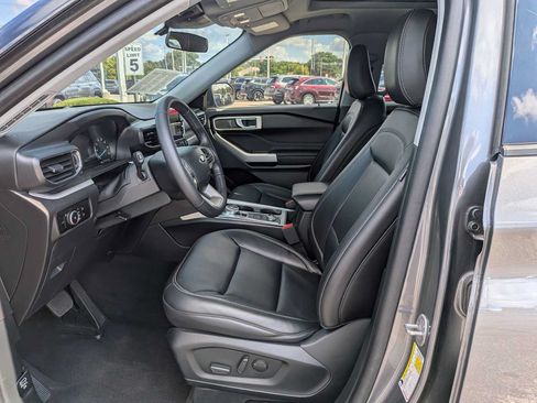 Used 2023 Ford Explorer XLT w/ Equipment Group 202A AWD/4WD image 14