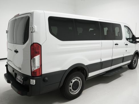 Used 2017 Ford Transit 350 XL image 3