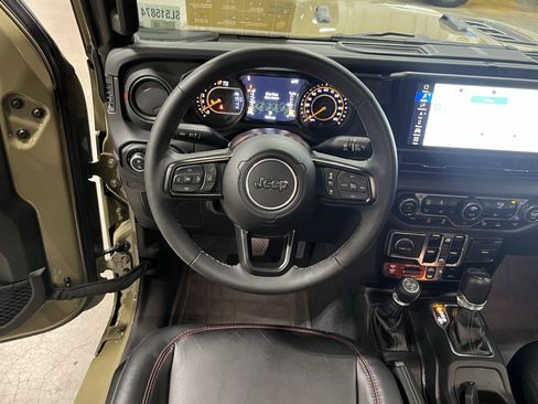 Certified 2025 Jeep Gladiator Rubicon AWD/4WD image 14