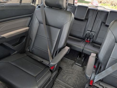 Used 2021 Volkswagen Atlas SE w/ Panoramic Sunroof Package AWD/4WD image 12