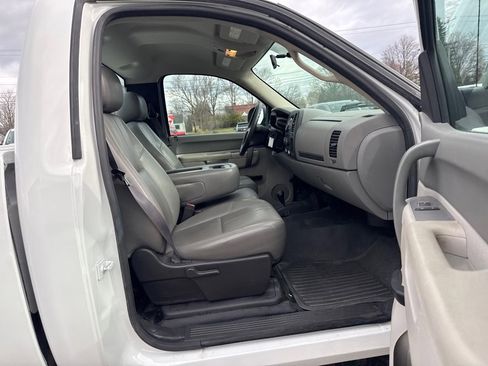 Used 2013 Chevrolet Silverado 2500 W/T w/ Snow Plow Prep Package image 12