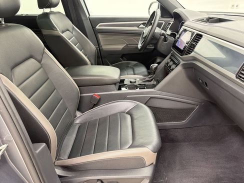 Used 2023 Volkswagen Atlas Cross Sport SEL AWD/4WD image 30