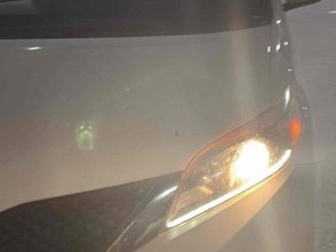 Used 2017 Toyota Sienna SE image 1