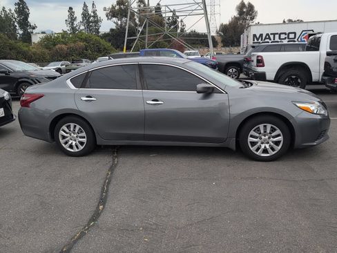 Used 2018 Nissan Altima 2.5 S w/ S Convenience Package FWD image 4