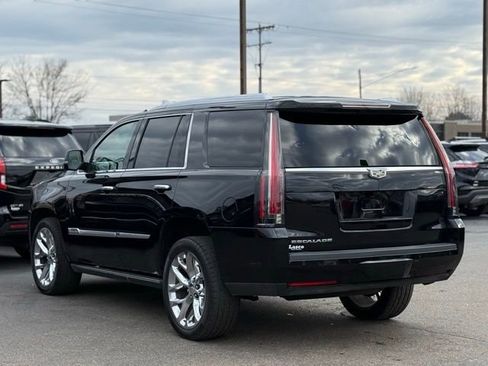 Used 2019 Cadillac Escalade Premium Luxury image 44