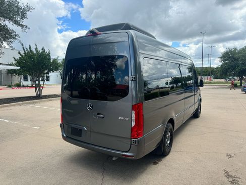 Used 2019 Mercedes-Benz Sprinter 2500 image 6