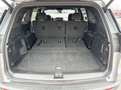 Used 2025 GMC Acadia Elevation image 20