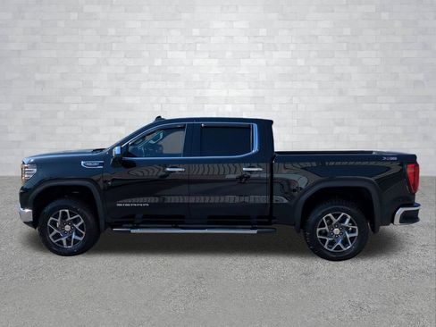 Used 2022 GMC Sierra 1500 SLT w/ SLT Convenience Package AWD/4WD image 9