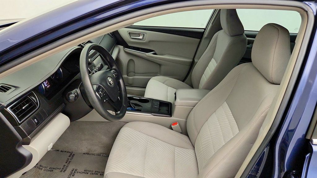 Used 2017 Toyota Camry LE FWD image 19