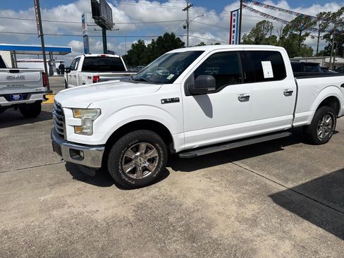 Used 2015 Ford F150 XLT w/ Equipment Group 302A Luxury AWD/4WD image 3
