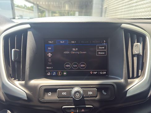 Used 2022 GMC Terrain SLE w/ Driver Convenience Package FWD image 20