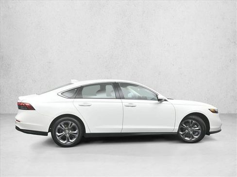 Used 2023 Honda Accord EX image 7