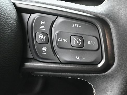 Used 2025 Jeep Wrangler Unlimited Sport AWD/4WD image 17