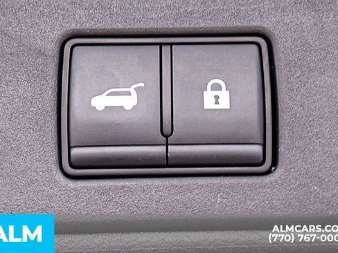 Used 2025 Nissan Rogue SV FWD image 24