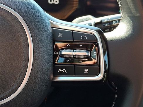 Certified 2025 Kia Sorento EX w/ Panoramic Sunroof Package image 23