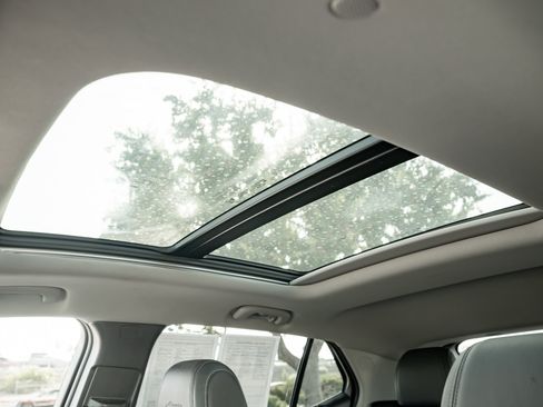 Used 2025 Buick Encore GX Avenir w/ Avenir Technology Package image 22