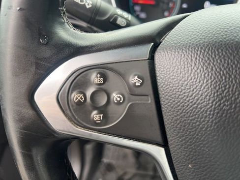 Used 2023 Chevrolet Traverse LT image 16