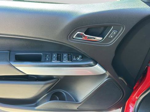 Used 2018 Chevrolet Colorado LT AWD/4WD image 11