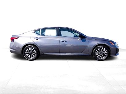 Used 2024 Nissan Altima 2.5 SV